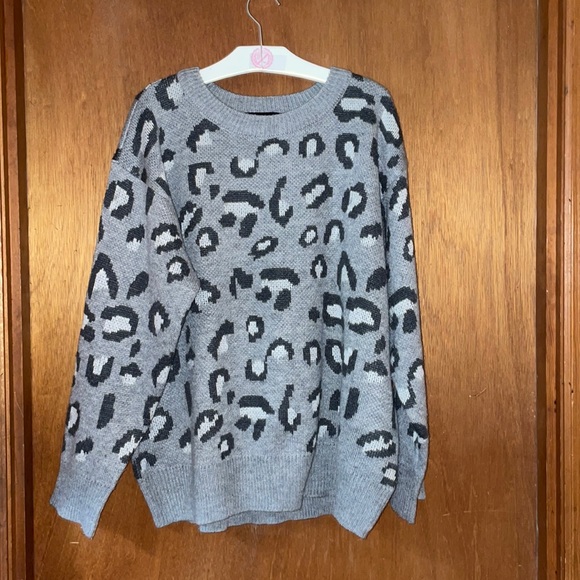 •KENDALL & KYLIE•GRAY LEOPARD KNITTED CREW/SCOOP NECK SWEATER SIZE XL EUC - Picture 7 of 7